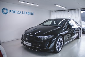 Mercedes EQS450+ Electric Art