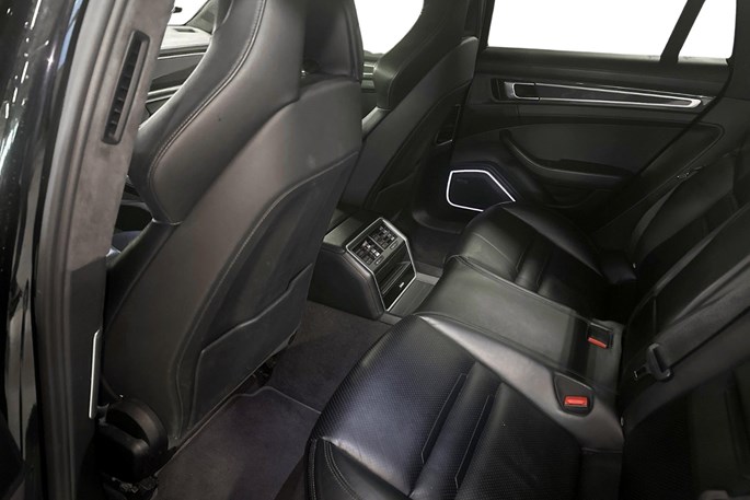 Porsche Panamera GTS Sport Turismo PDK