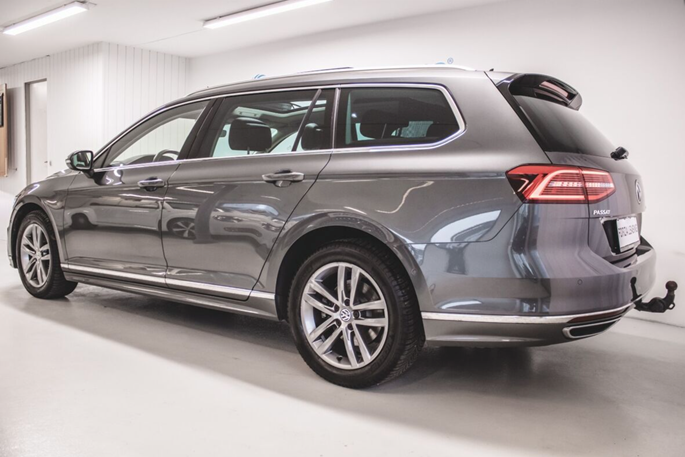 VW Passat R-line Variant DSG 5d