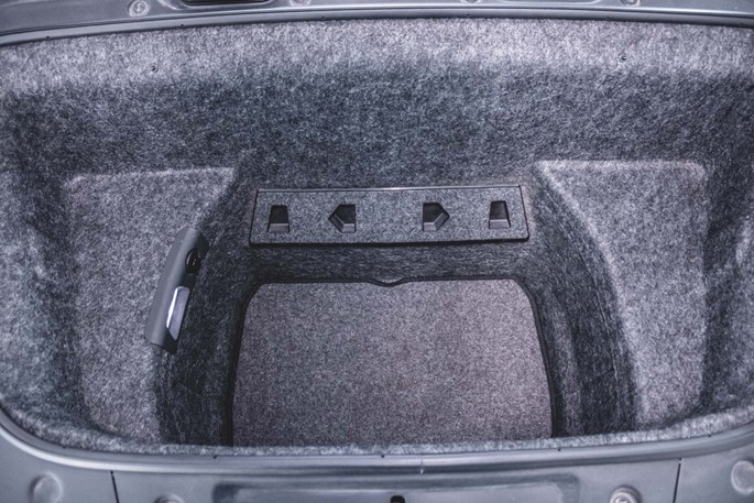 Audi R8 FSi Spyder quattro S-tr.