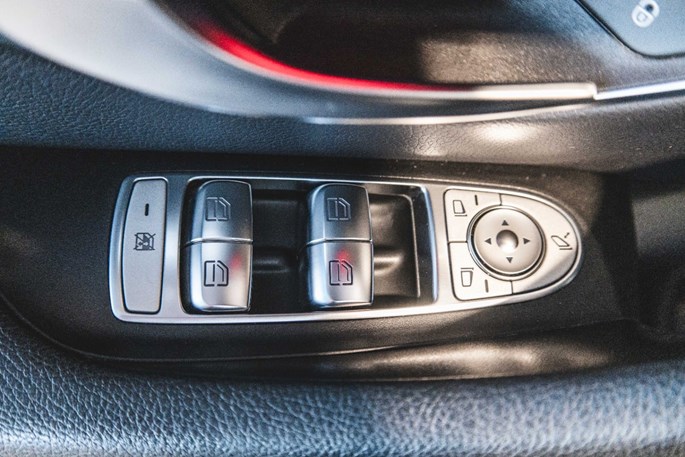Mercedes E300 de Advantage stc. aut.