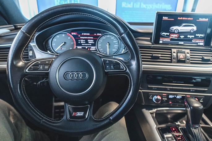 Audi S6 TFSi Avant quattro S-tr.
