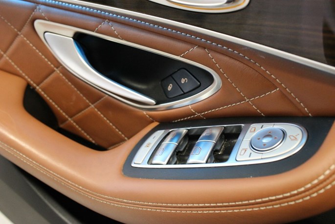 Mercedes C400 AMG Line stc. aut. 4-M