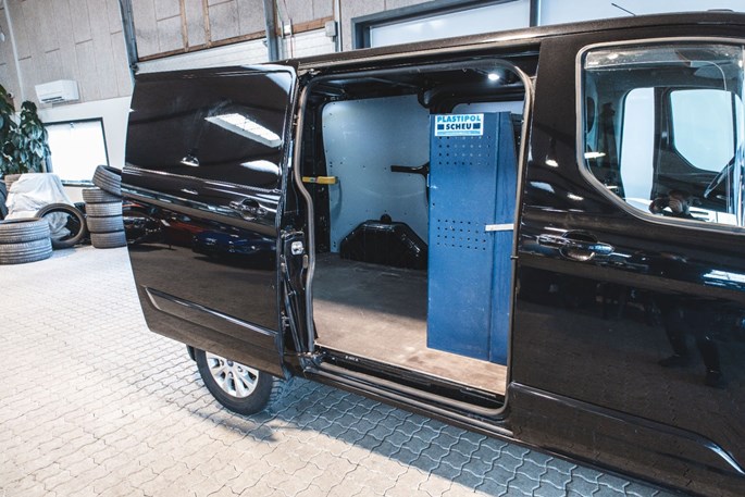 Ford Transit Custom 300 L1 TDCi 170 Limited aut.