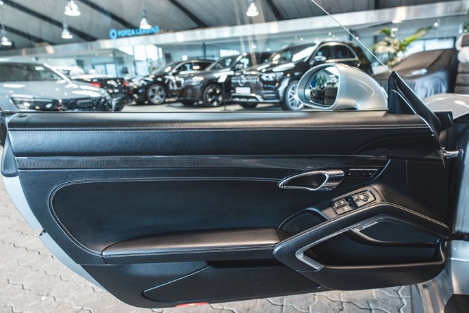 Porsche 911 Turbo S Cabriolet PDK