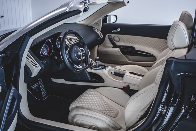 Audi R8 FSi Spyder quattro S-tr.