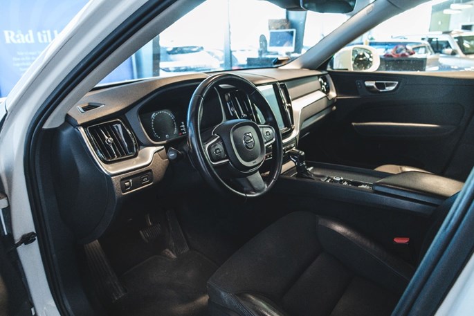 Volvo XC60 D4 190 Momentum aut. AWD Van
