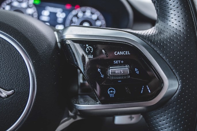 Jaguar E-Pace P300e R-Dynamic SE aut.