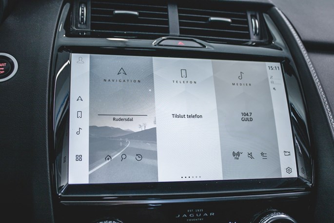 Jaguar E-Pace P300e R-Dynamic SE aut.