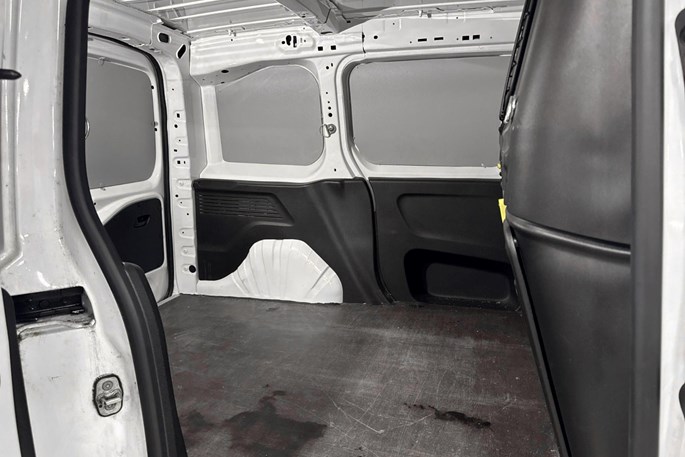 Peugeot Partner BlueHDi 100 L1V1 Plus Van