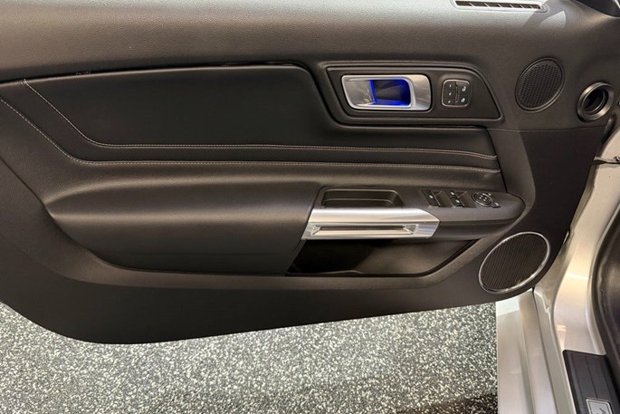 Ford Mustang V8 GT Convertible aut.