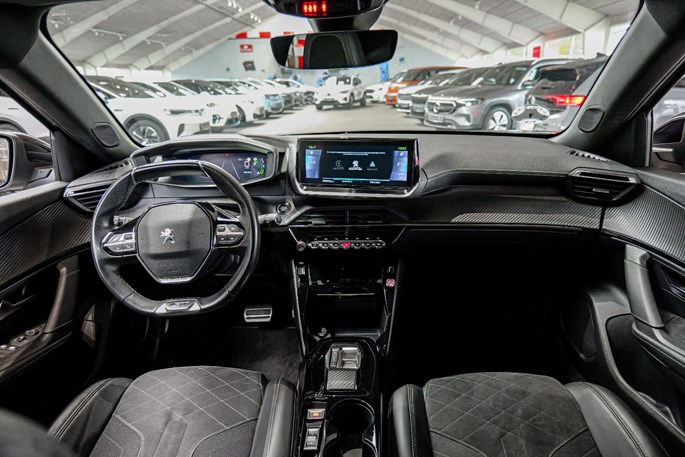 Peugeot e-2008 GT Sky