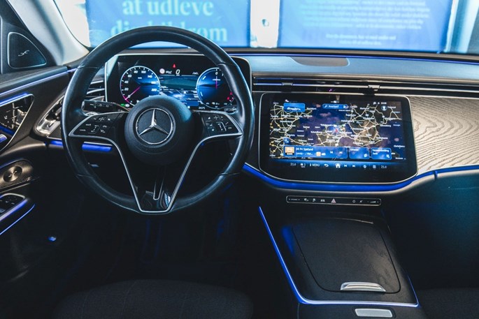 Mercedes E300 de stc. aut.