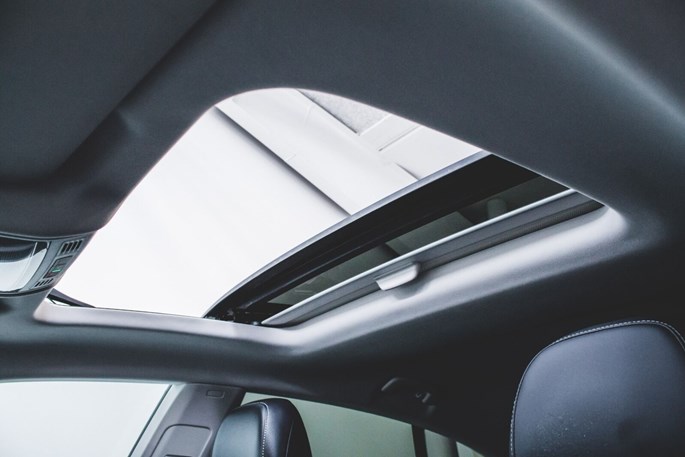 VW Arteon TDi 240 Elegance DSG 4Motion