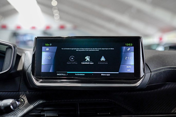 Peugeot e-2008 GT Sky