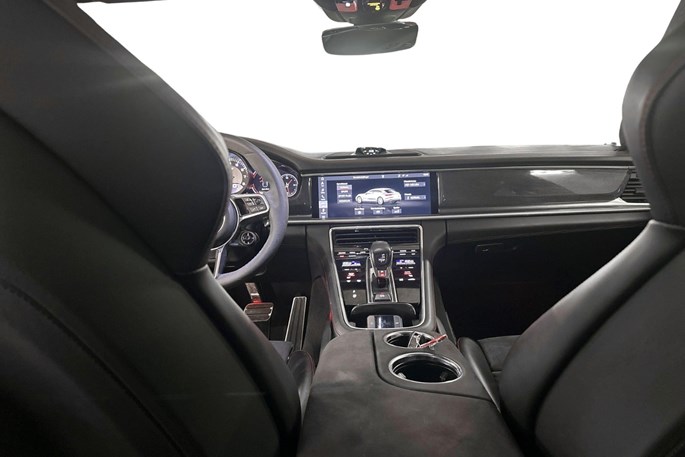 Porsche Panamera GTS Sport Turismo PDK