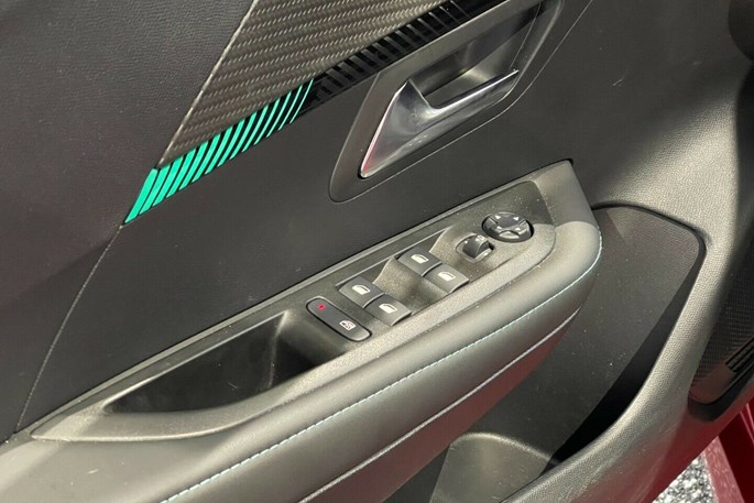 Peugeot 208 PT 100 Allure