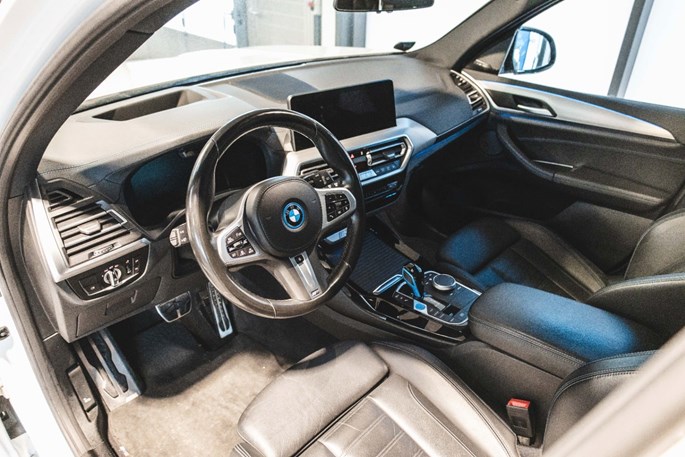 BMW iX3 Charged Plus M-Sport