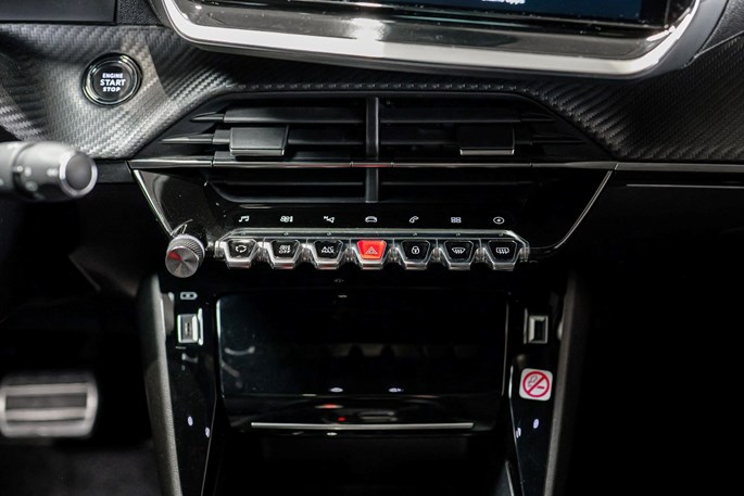 Peugeot e-2008 GT Sky