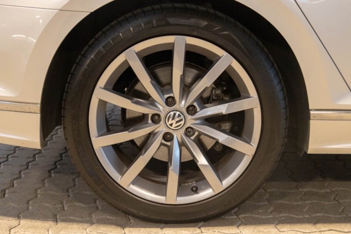 VW Passat TDi 190 R-line Variant DSG 4Motion Van