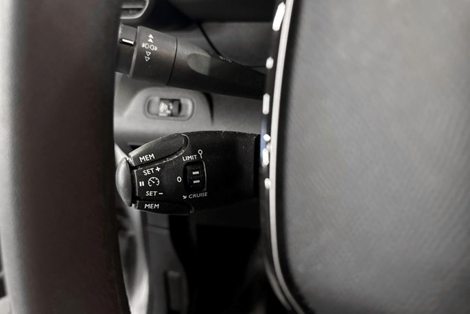 Peugeot Partner BlueHDi 100 L1V1 Plus Van