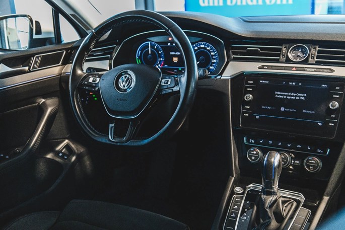 VW Passat GTE Variant DSG