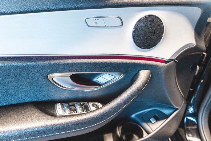 Mercedes E300 de stc. aut.