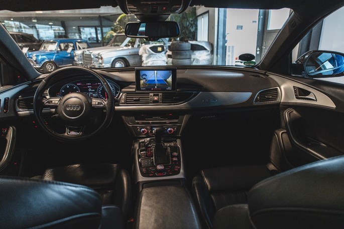 Audi A6 TDi 313 S-line Avant quattro Tiptr.