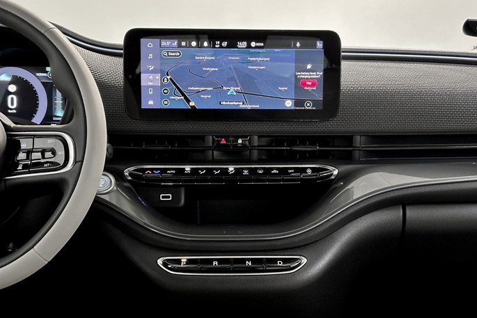 Fiat 500e la Prima Cabrio