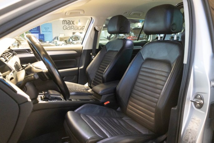 VW Passat TDi 190 R-line Variant DSG 4Motion Van
