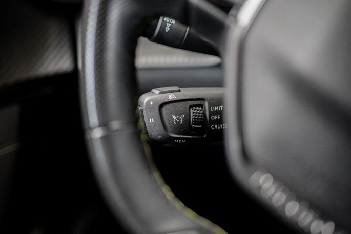 Peugeot e-2008 GT Sky