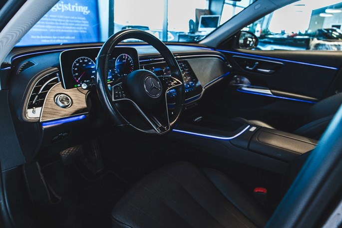 Mercedes E300 de stc. aut.