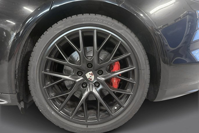 Porsche Panamera GTS Sport Turismo PDK