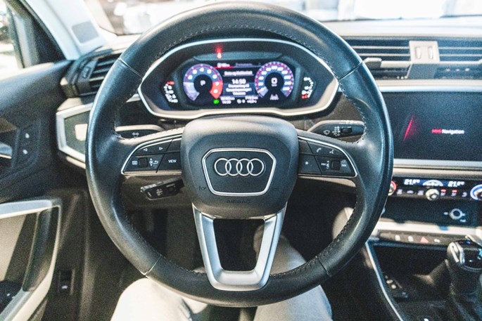 Audi Q3 TFSi S-line quattro S-tr.