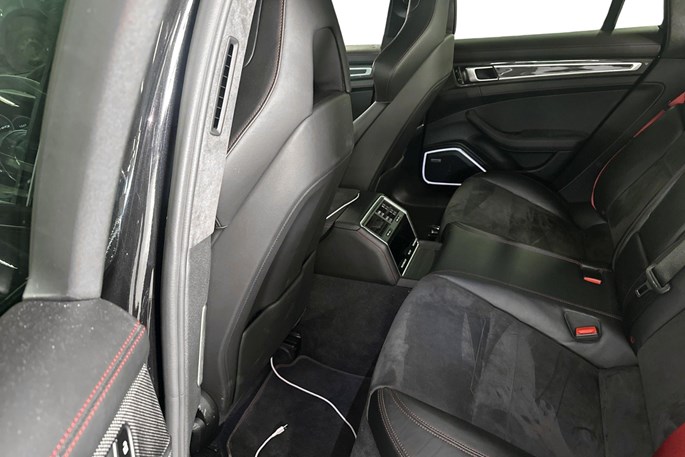 Porsche Panamera GTS Sport Turismo PDK