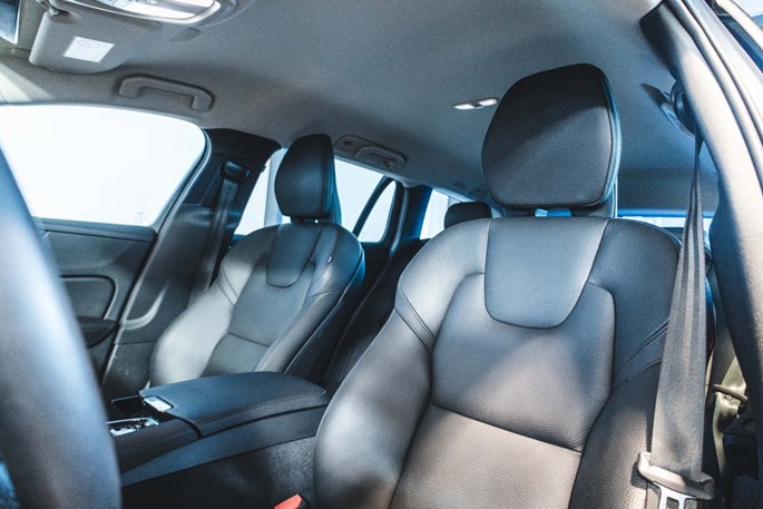 Volvo V60 T6 ReCharge Plus Dark aut. AWD