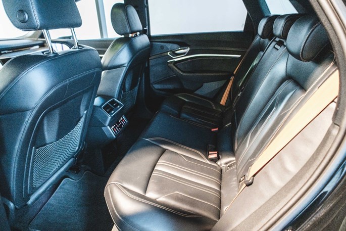 Audi E-tron Black Edition S-line quattro