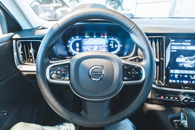 Volvo V60 T6 ReCharge Plus Dark aut. AWD