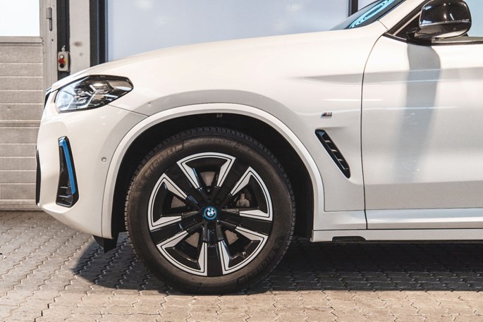 BMW iX3 Charged Plus M-Sport