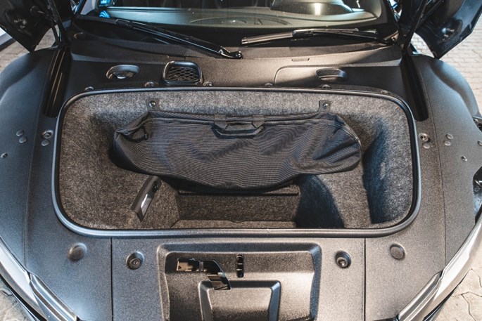 Audi R8 FSi Spyder quattro