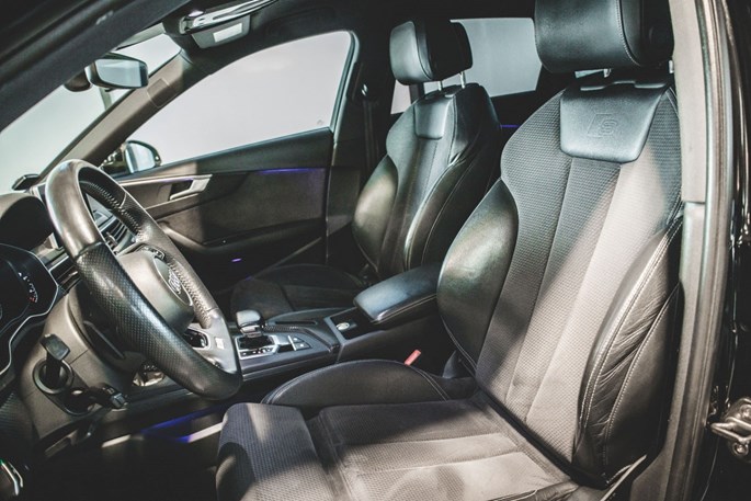 Audi A4 TDi 218 S-line Avant quattro S-tr.