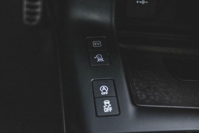 Jaguar E-Pace P300e R-Dynamic SE aut.