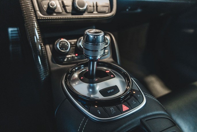 Audi R8 FSi Spyder quattro