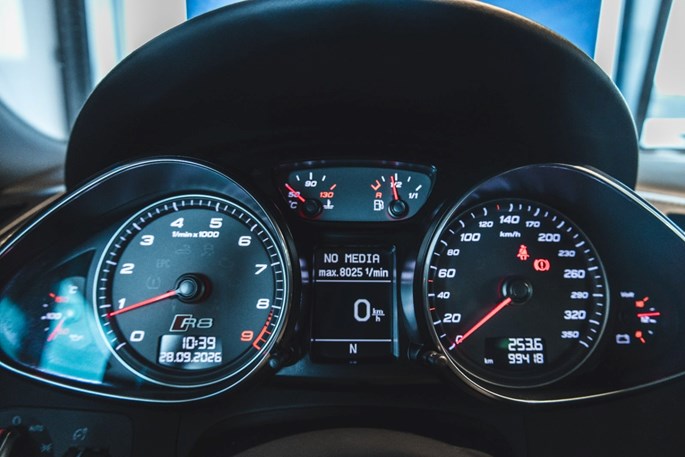 Audi R8 FSi Spyder quattro