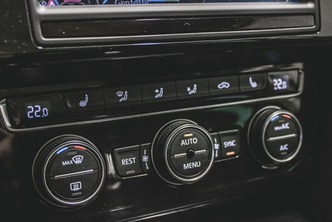 VW Passat R-line Variant DSG 5d