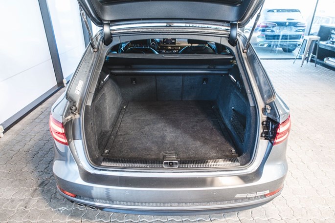 Audi A4 TDi 190 S-line Avant S-tr.