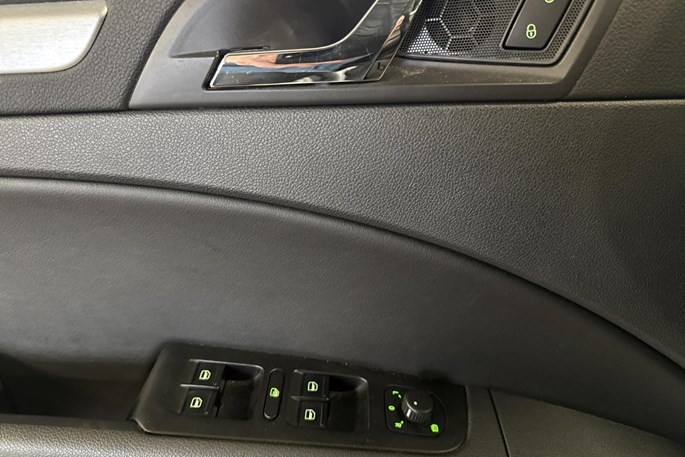 Skoda Superb TSi 160 Elegance Combi DSG