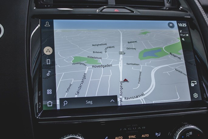 Jaguar E-Pace P300e R-Dynamic SE aut.