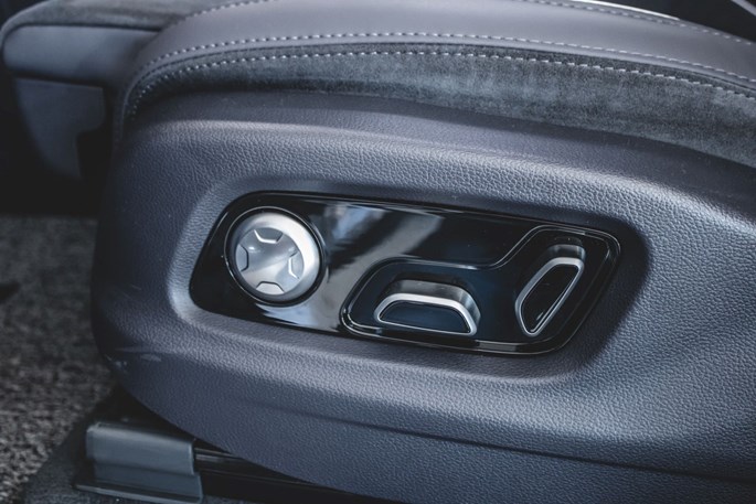 Hongqi E-HS9 Exclusive