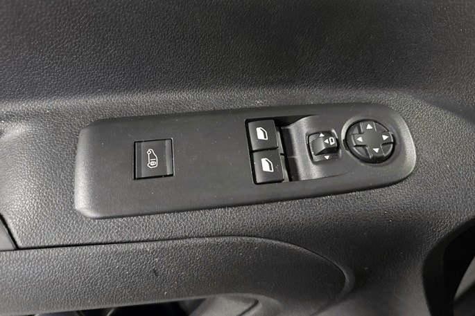 Peugeot Partner BlueHDi 100 L1V1 Plus Van